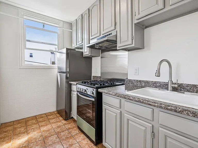 3235 Fillmore St #4 — Photo 13