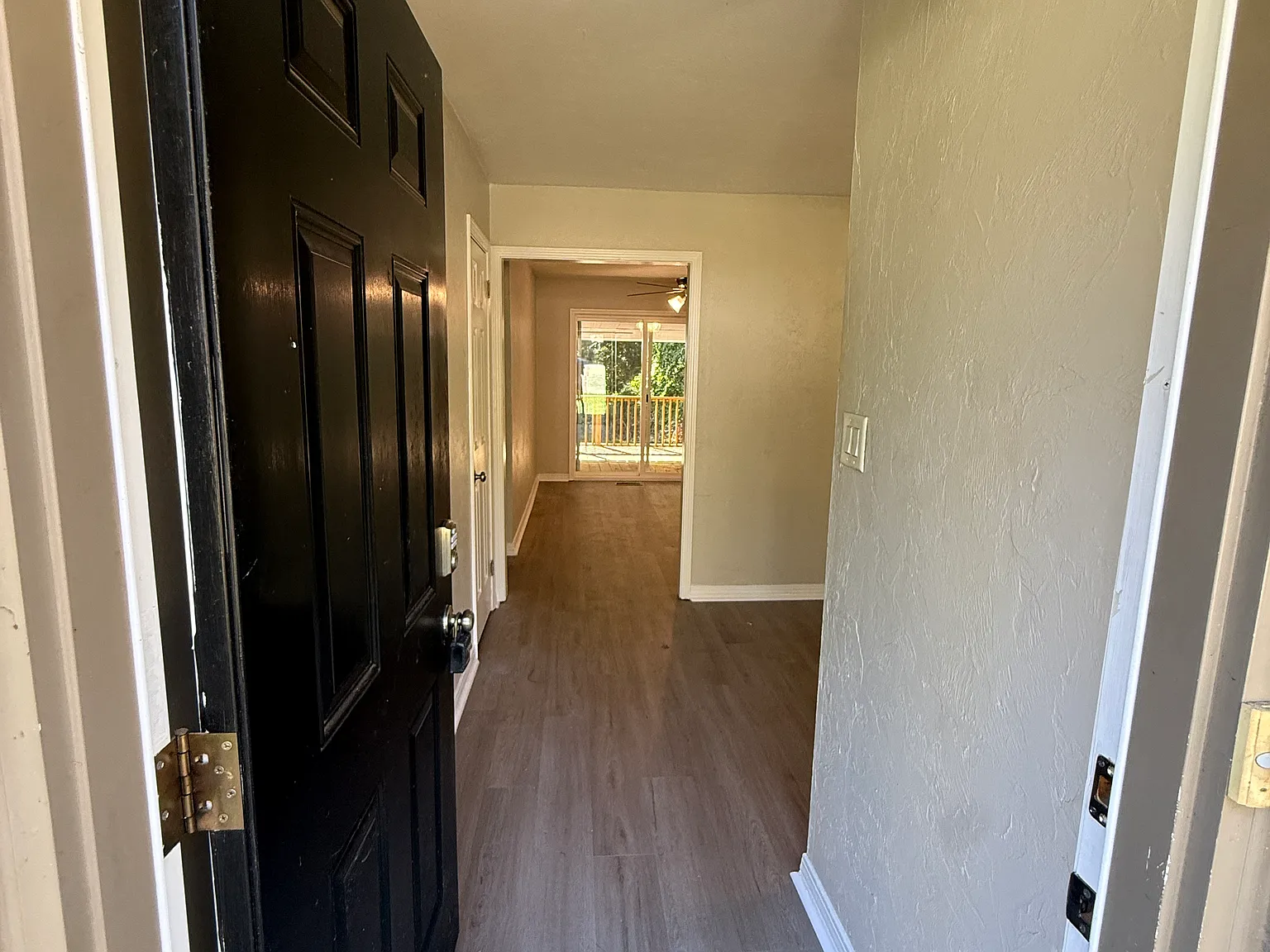 3 bed, 1.5 bath, 1150 sqft, $1,795 — Photo 2
