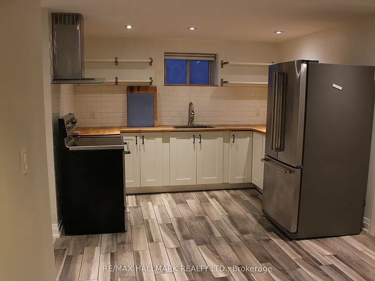 41 Treeview Dr #LOWER — Photo 8
