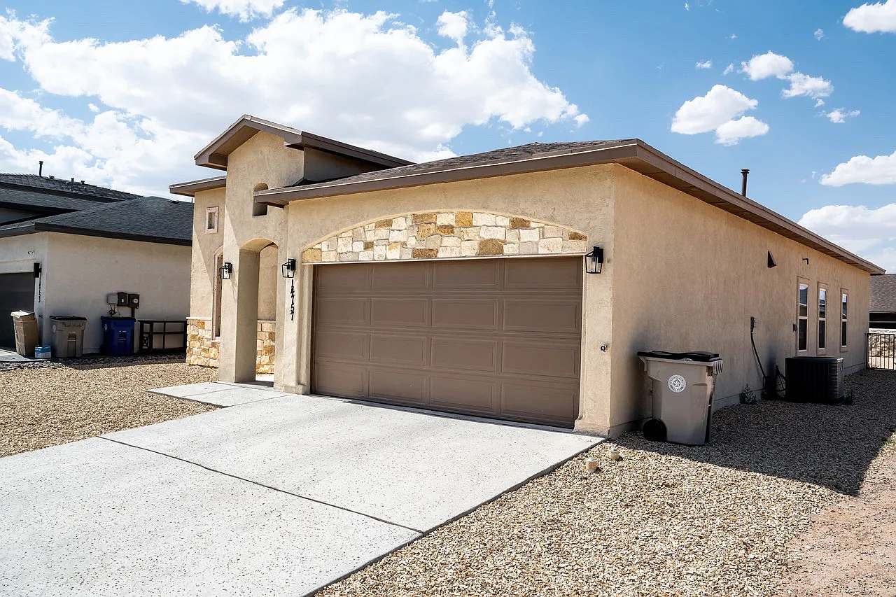 4 bed, 1700 sqft, $2,100 — Photo 4