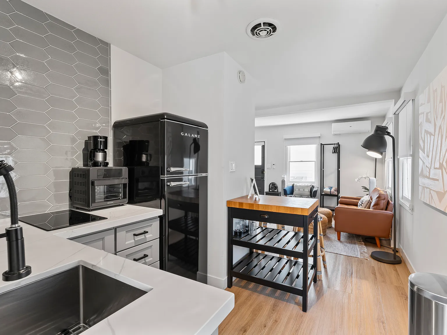 Studio, 500 sqft, $4,000 — Photo 1