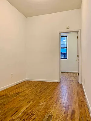 Rented by Jonis Realty | media 10