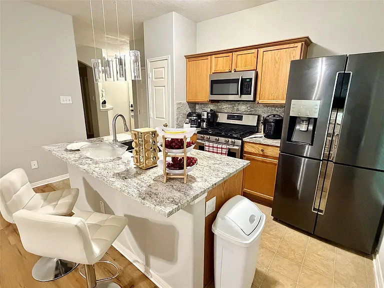 6306 Wellington Meadows Dr — Photo 2
