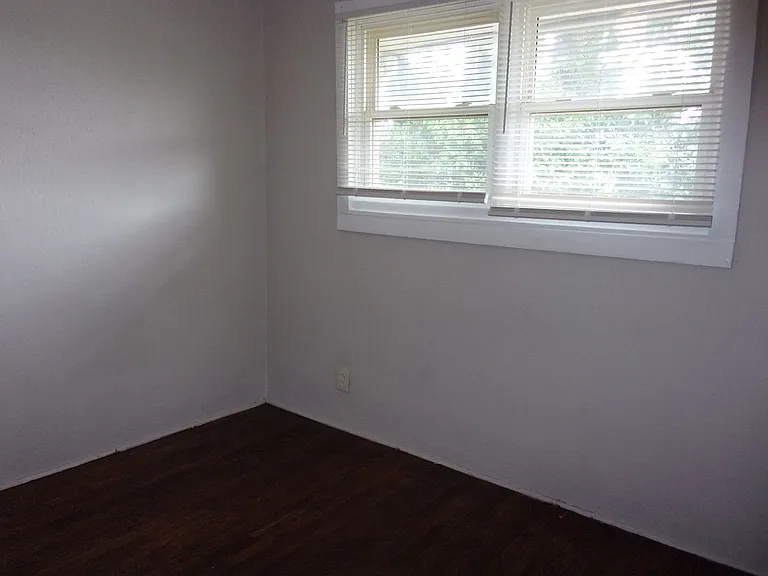 2405-1 Julia Ave — Photo 10