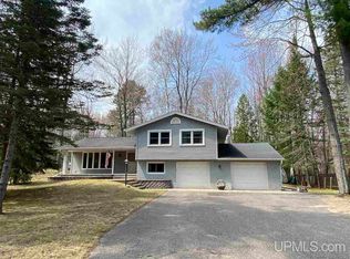 1947 Granite Ave, Marquette, MI 49855