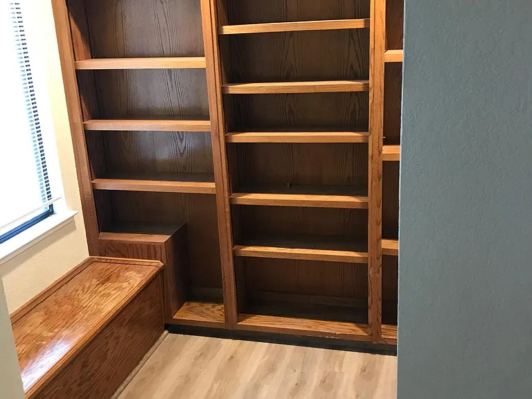 9225 Mott Ct — Photo 6