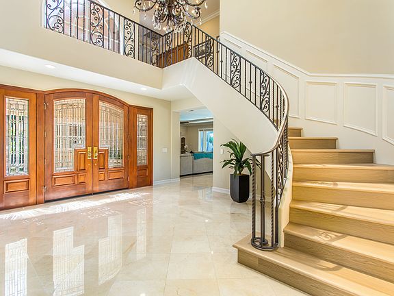 *only some of furnishings in pictures are available