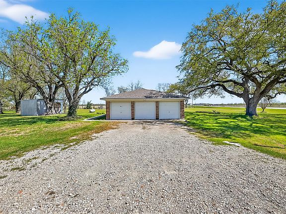 2nd image of 11934 Fm 1994 Rd