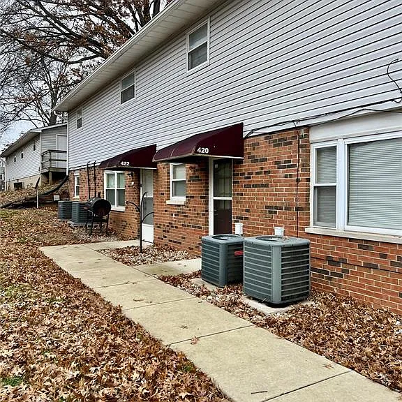 420 Winona St — Photo 1