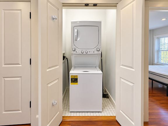 5th image of 153 Highland St Floor 3