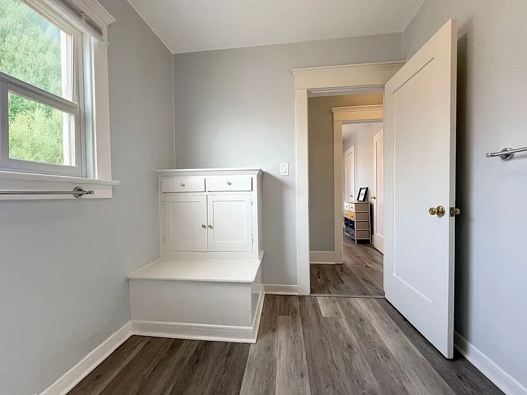 1153 E Appleton St — Photo 19