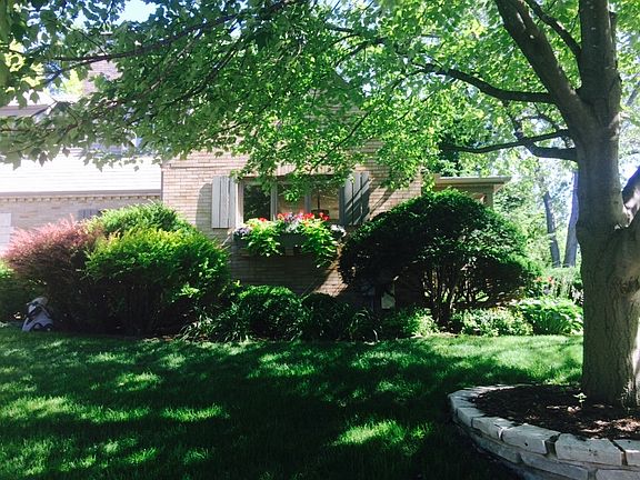 4th image of 401 W Hollyridge Cir