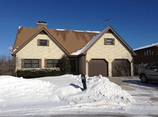 4828 Crest Ct, Waukegan, IL 60087