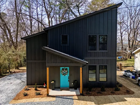 140 S Cross St, Angier, NC 27501