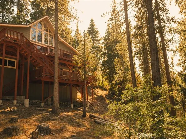 26974 Tunnel Dr, Lake Arrowhead, CA 92352