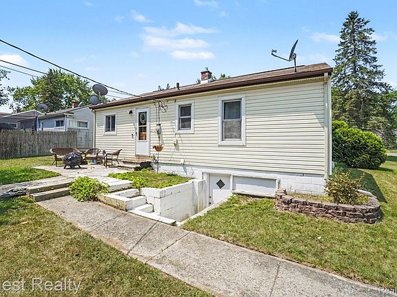 4th image of 275 Rivard Blvd
