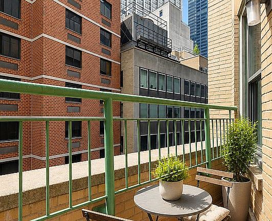 4th image of 80 John St APT 12A