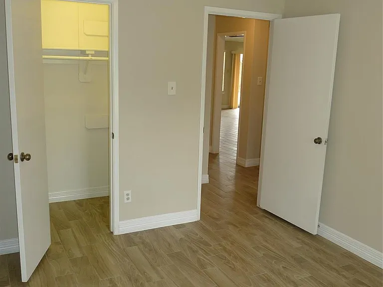 14223 Whitecross Dr — Photo 13