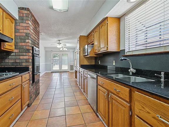 3rd image of 3009 Texas Ave