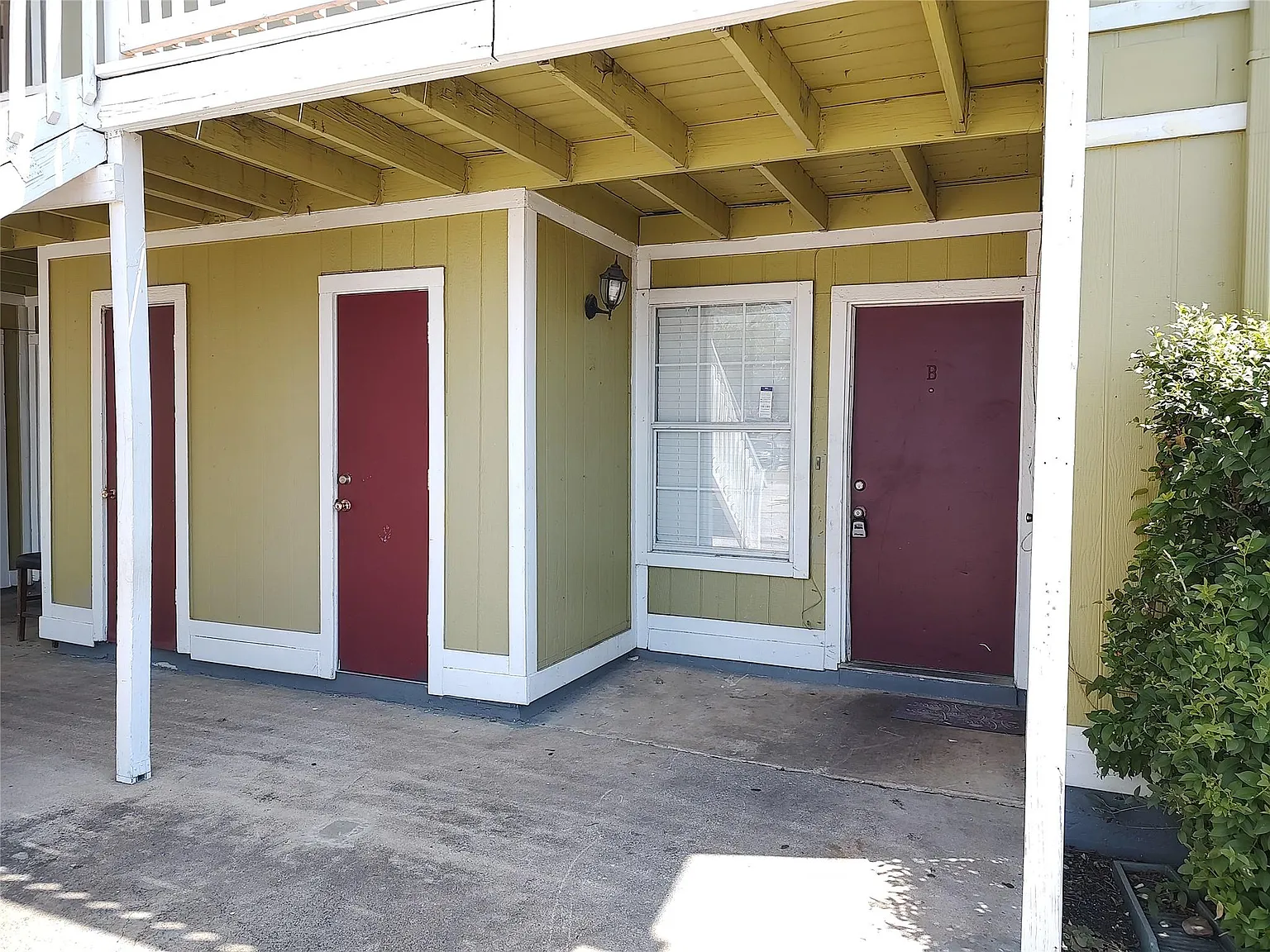 2 bed, 1.0 bath, 775 sqft, $950 — Photo 2
