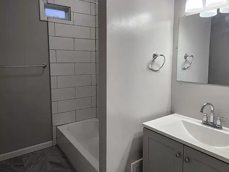 1238 Superior Ave #2 — Photo 13
