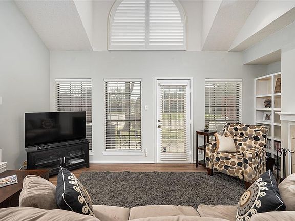 3rd image of 205 Cimarron Trl APT 2