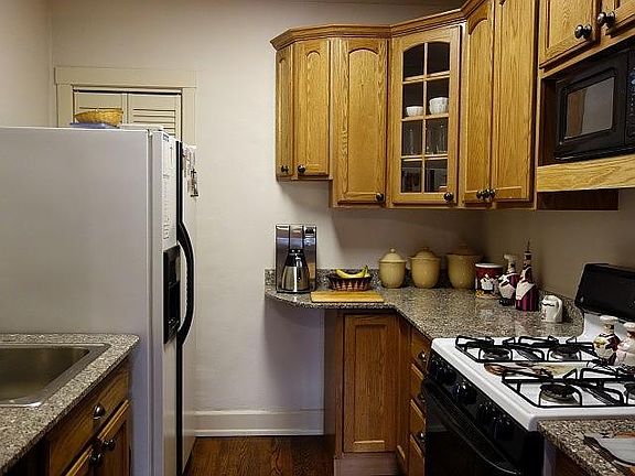 5th image of 2330 Euclid Heights Blvd APT 403