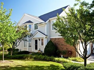 860 McKenzie Station Dr, Lisle, IL 60532