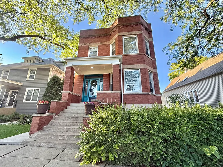 5834 W Dakin St #G — Photo 1