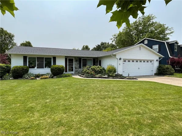 102 Monticello Cir, Elyria, OH 44035