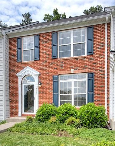 1st image of 423 Kingscote Ln #423