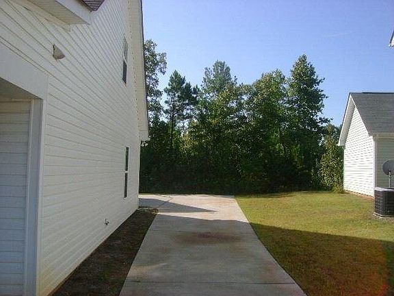 2nd image of 118 Brasch Park Dr