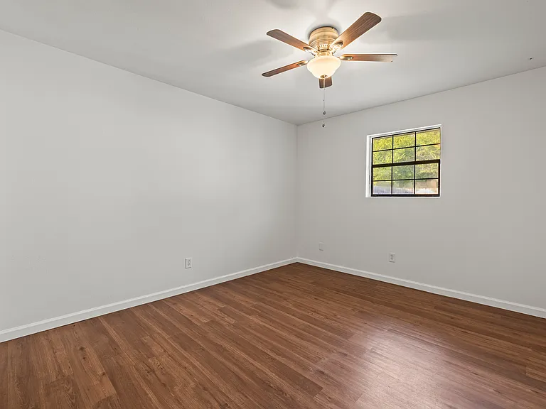 506 Greenbay Ave — Photo 18
