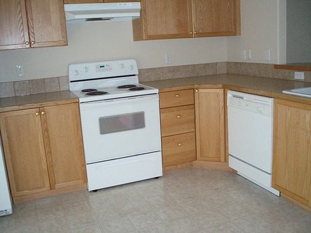 2nd image of 3401 S Virginia Way