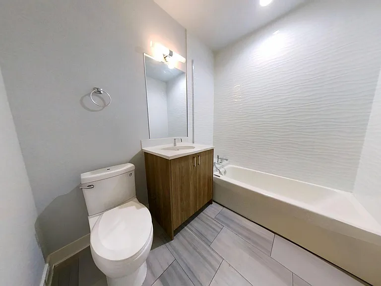 Unit 401 - bathroom