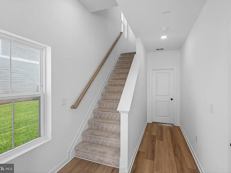 73 Basswood St — Photo 5