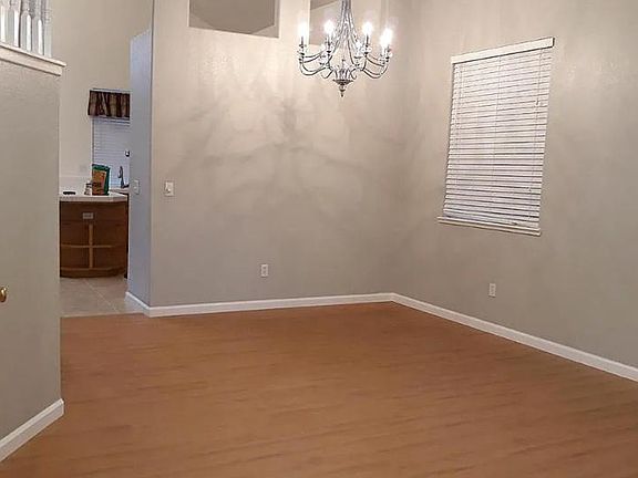 2nd image of 3221 Decatur St