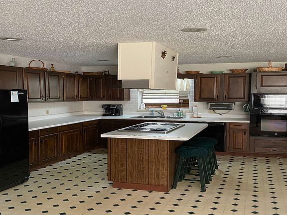 2nd image of 5061 County Road 795