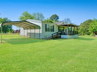 704 County Road 1416, Bogata, TX 75417