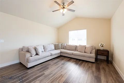 5th image of 609 Snow Ghost St