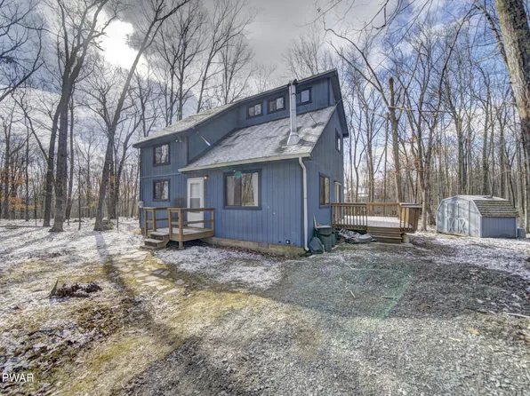 100 Firelight Ln, Lackawaxen, PA 18435