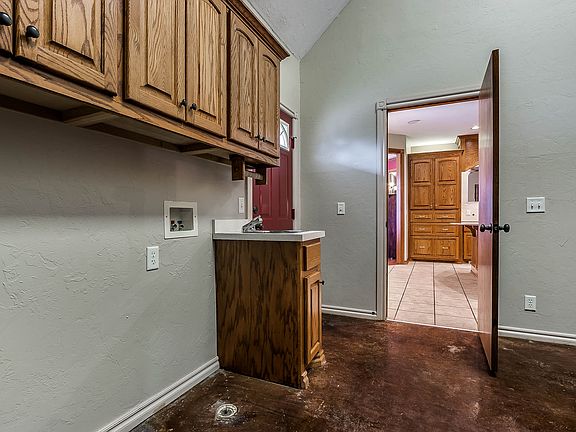 5th image of 3107 Harwich Ct