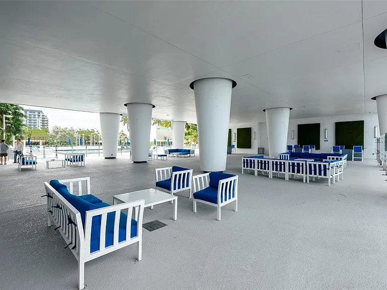 1800 N Bayshore Dr #2402 — Photo 12