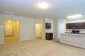 3 bed, 2.0 bath, 1467 sqft, $2,000 — Photo 2