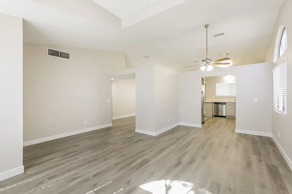 3 bed, 2.0 bath, 1987 sqft, $2,590 — Photo 4