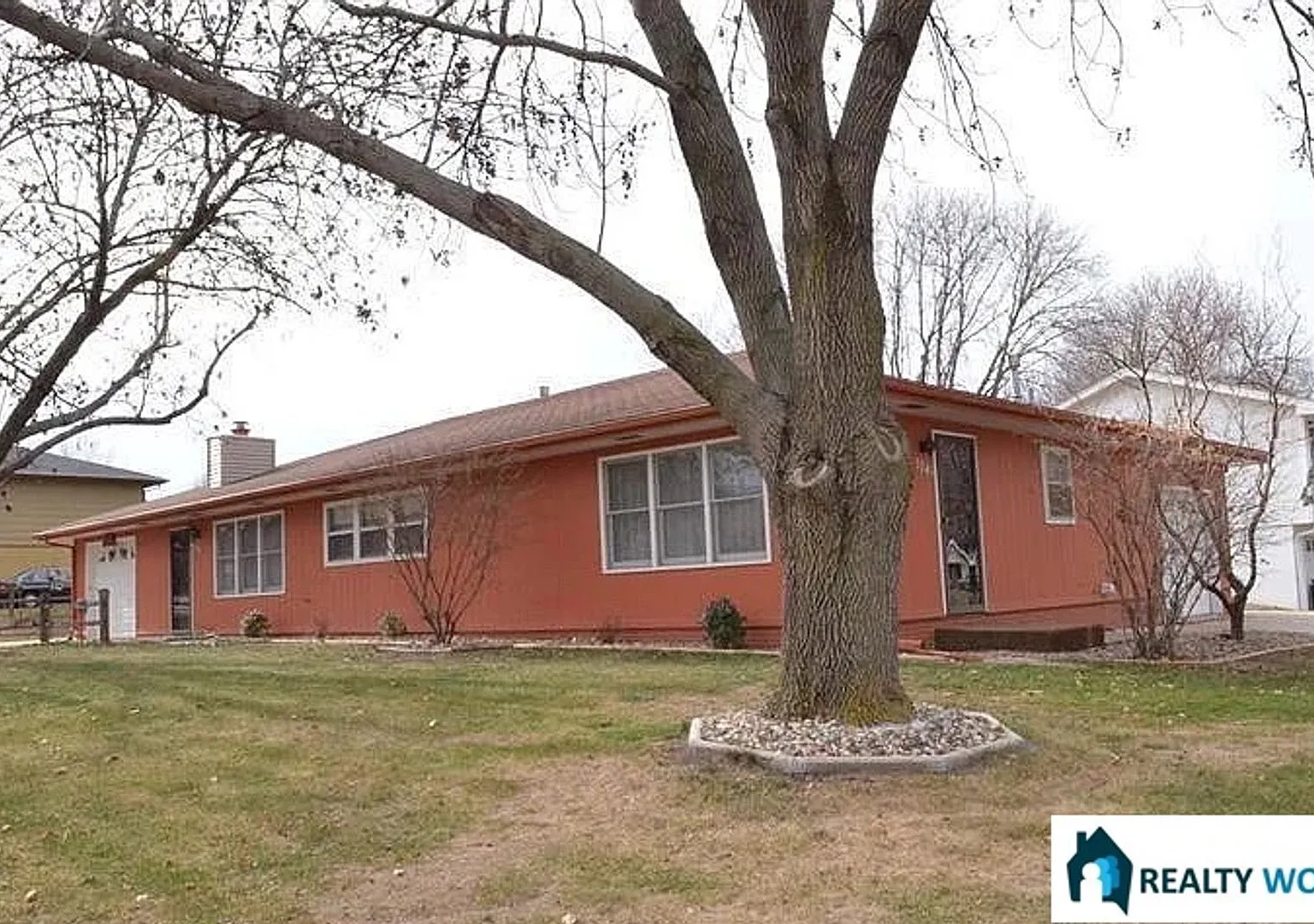 5501 S 38th - 3745 Wildbriar — Photo 1