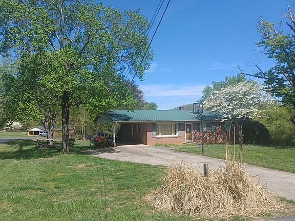 3rd image of 1589 Catawba Ter
