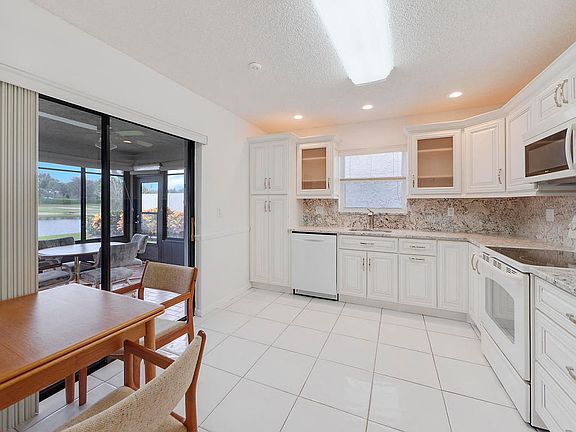 4th image of 12166 Country Greens Blvd