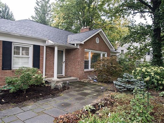 3rd image of 814 Forest Boulevard South Dr