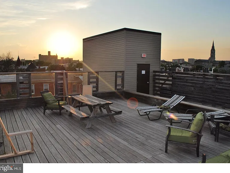 926 N 3rd St #3D — Photo 19